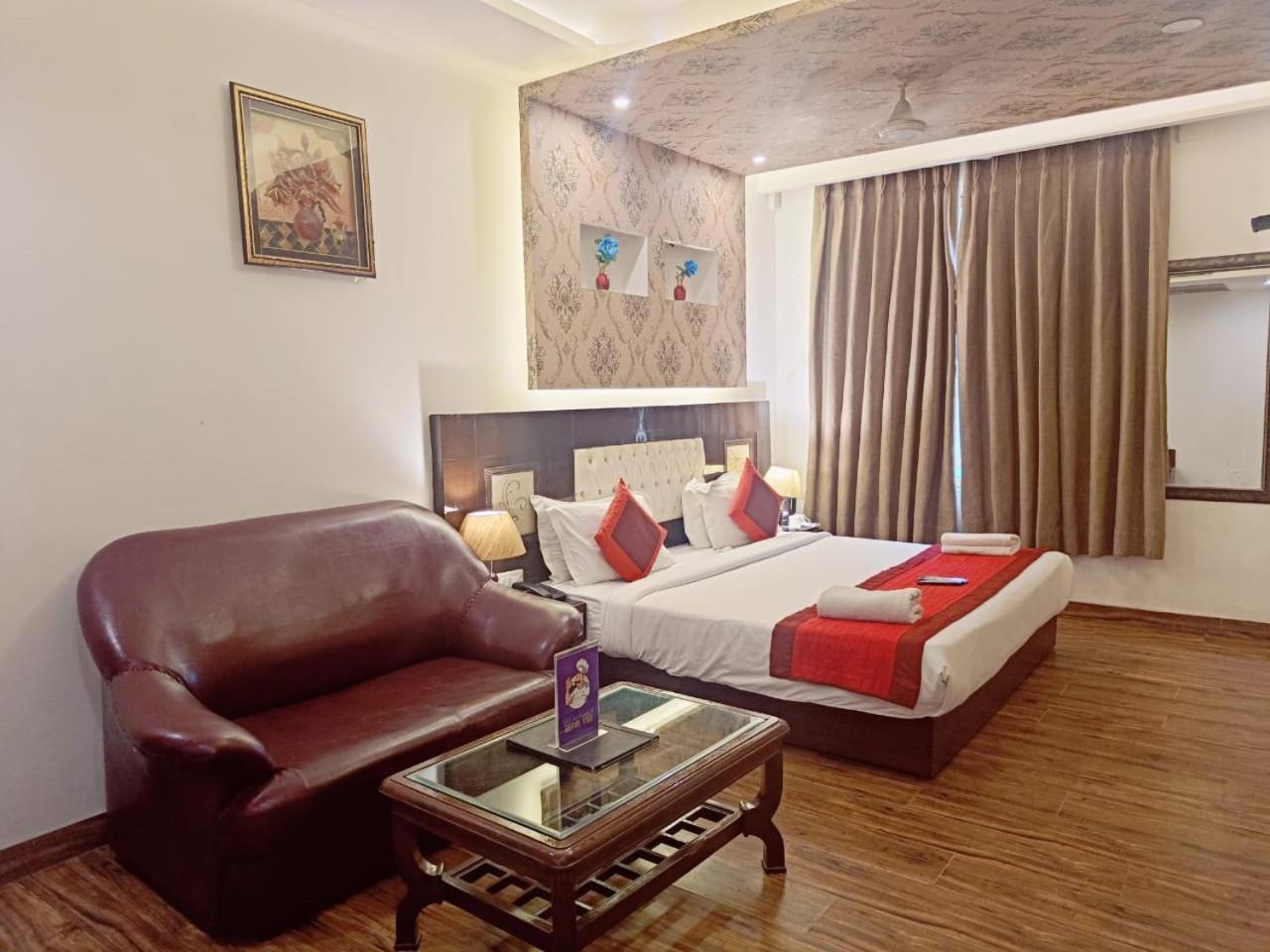 Hotel Waterfall Paschim Vihar Delhi Exteriér fotografie