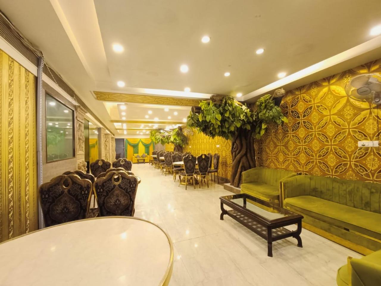 Hotel Waterfall Paschim Vihar Delhi Exteriér fotografie